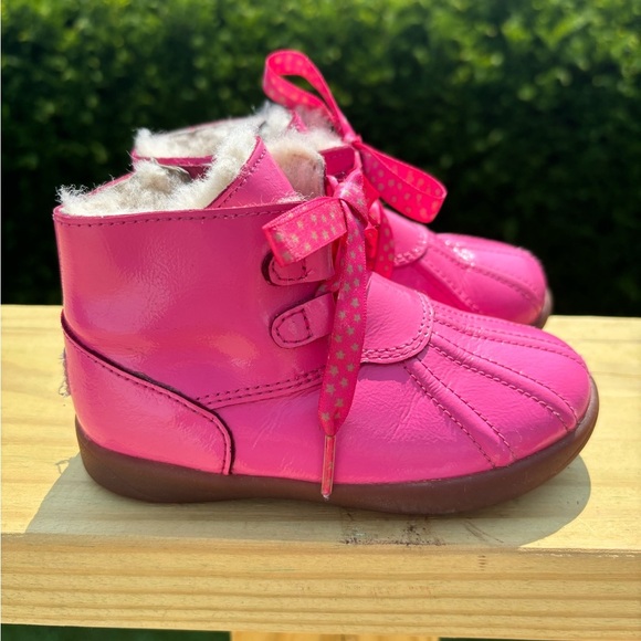 UGG Kids Baby Girl's Payten Pink Boot Size: Baby US 7 - Picture 1 of 6